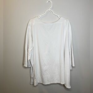 Cathrine’s women’s size 5X 34/36 white top V-neck long sleeve soft